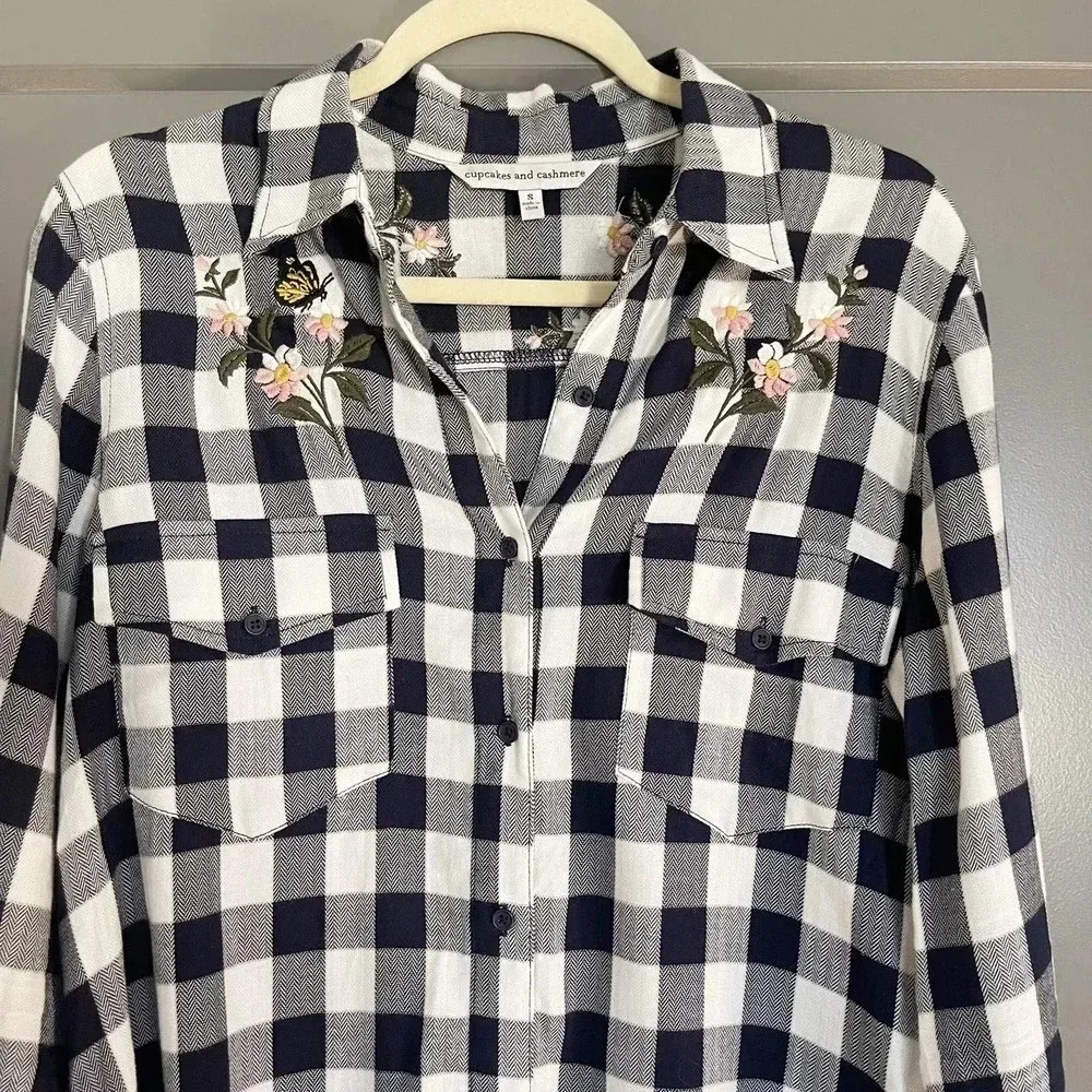 Cupcakes And Cashmere Check Floral Embroidery Collared Button Down Shirt Small - Picture 3 of 11